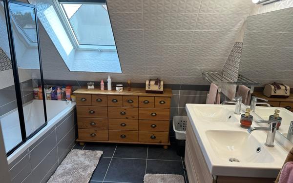 Maison à vendre    6 pièces •  Boussy-Saint-Antoine