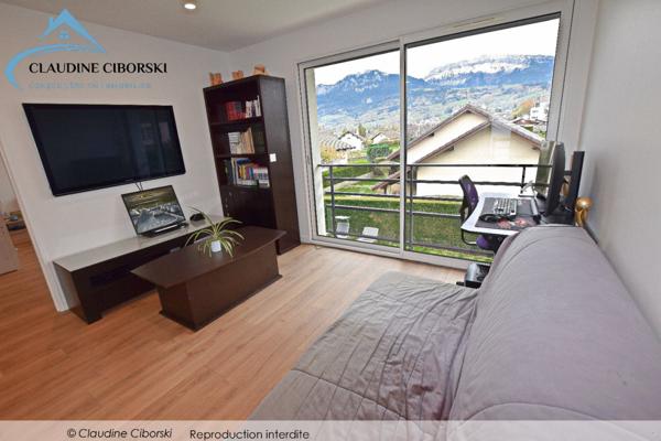 Maison Contemporaine avec Vue montagnes et Emplacement Stratégique à La Roche sur Foron