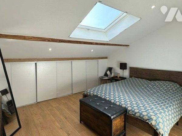 Appartement de type 3 à vendre dans une maison à Saint-Jeoire-Prieuré 

Appartement  T3 trave...