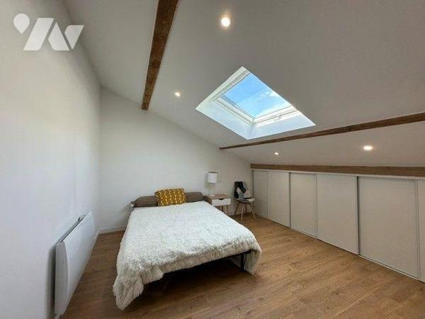 Appartement de type 3 à vendre dans une maison à Saint-Jeoire-Prieuré 

Appartement  T3 trave...