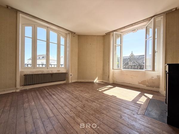 COCO BEACH – APPARTEMENT 85 M² DE CHARME À RÉINVENTER AU CŒUR DE CARNAC