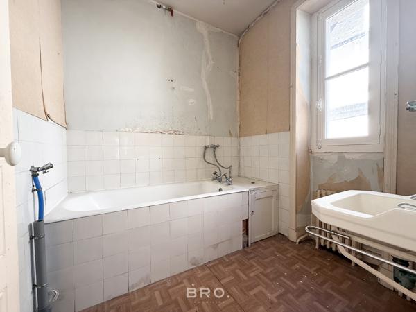COCO BEACH – APPARTEMENT 85 M² DE CHARME À RÉINVENTER AU CŒUR DE CARNAC