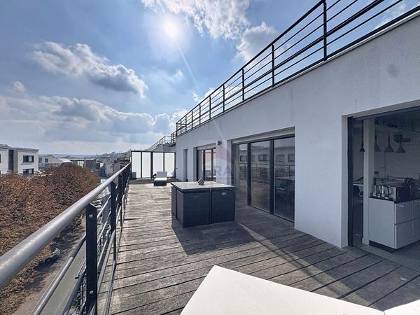 Duplex 5 pièces à vendre à Suresnes - Dernier étage avec terrasse