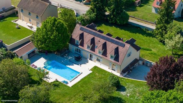 Sens (89100) Magnifique propriété de 14 pièces, 490 m² – Pont-sur-Yonne (1h de Paris)