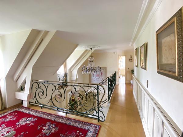 Sens (89100) Magnifique propriété de 14 pièces, 490 m² – Pont-sur-Yonne (1h de Paris)