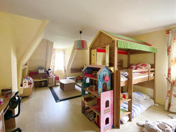 Sens (89100) Magnifique propriété de 14 pièces, 490 m² – Pont-sur-Yonne (1h de Paris)