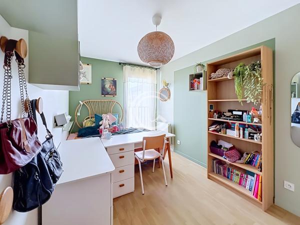 CHAMBRE MEUBLEE CHEZ UNE FAMILLE