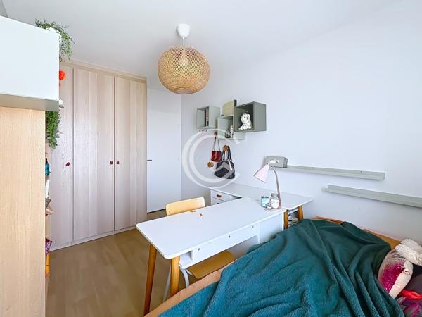 CHAMBRE MEUBLEE CHEZ UNE FAMILLE