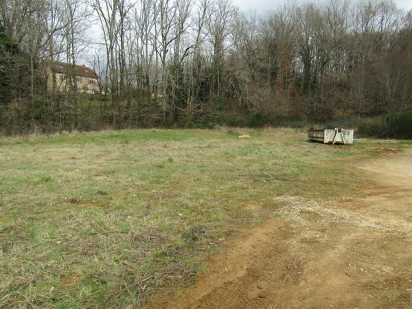 Local commercial refait à neuf de 465m²