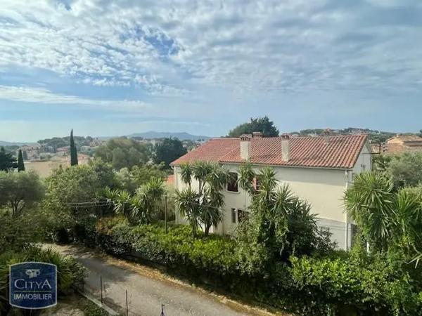 Appartement à louer 1 pièce 27.1m² Sanary-sur-Mer (83110)