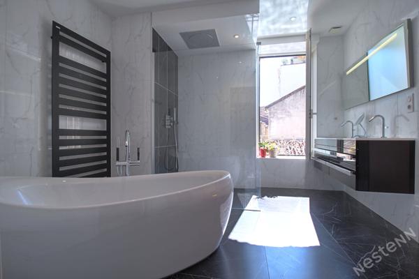 AGEN - Maison de caractère de 215 m² rénovée avec jardin, piscine et garage quartier CARNOT.