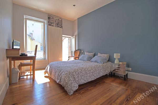 AGEN - Maison de caractère de 215 m² rénovée avec jardin, piscine et garage quartier CARNOT.