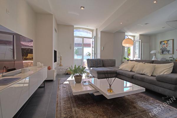 AGEN - Maison de caractère de 215 m² rénovée avec jardin, piscine et garage quartier CARNOT.