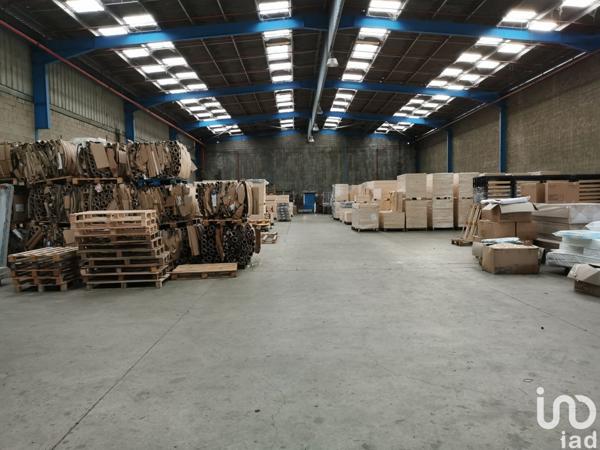 Murs commerciaux  à vendre 9 200 m² Tricot