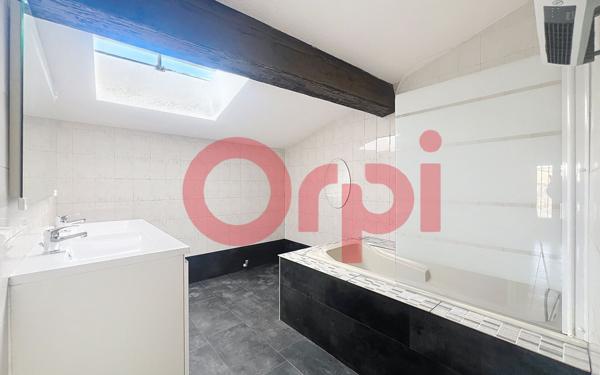 Appartement à vendre    5 pièces •  Claira