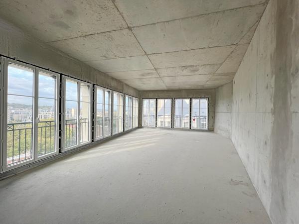 Bureaux à louer à Puteaux dans immeuble Art Déco avec terrasse privative