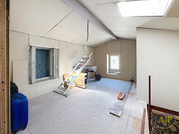 Maison à vendre Pons - 4 pièces, 97m² avec 1 chambre(s) à 86 000€ - AJP Immobilier Pons