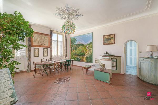 Appartement bourgeois de 226 m² avec réception de 100 m²