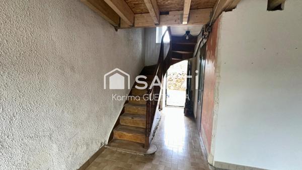 Charmante maison à rénover, idéalement située au cœur du bourg – une opportunité à ne pas manquer !