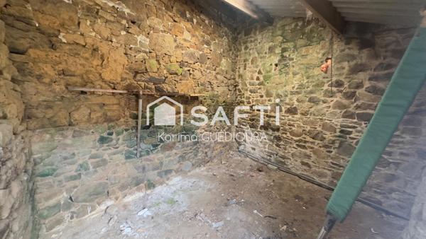 Charmante maison à rénover, idéalement située au cœur du bourg – une opportunité à ne pas manquer !