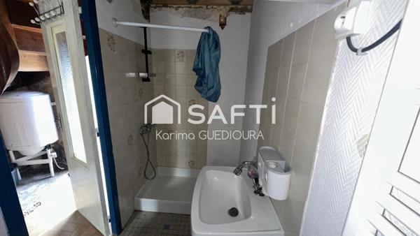 Charmante maison à rénover, idéalement située au cœur du bourg – une opportunité à ne pas manquer !