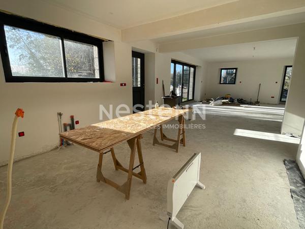 Longère de 172 m², 5 chambres sur environ 8600 m² de terrain en campagne d'Elven.