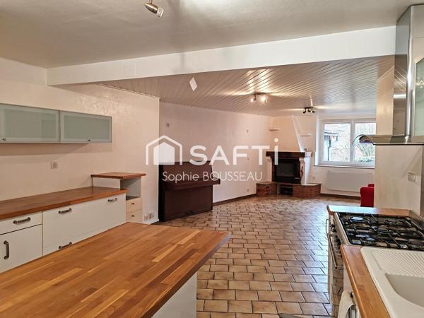 Maison de 130 m² Sur un terrain de 200 m² 5 pièce(s) / 4 chambre(s)