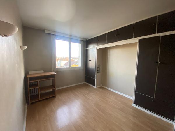 Appartement Corbeil Essonnes 4 pièce(s) 68.11 m2