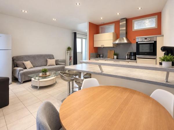 Appartement T2 atypique avec entrée indépendante et garage