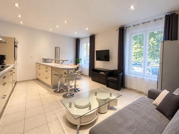 Appartement T2 atypique avec entrée indépendante et garage