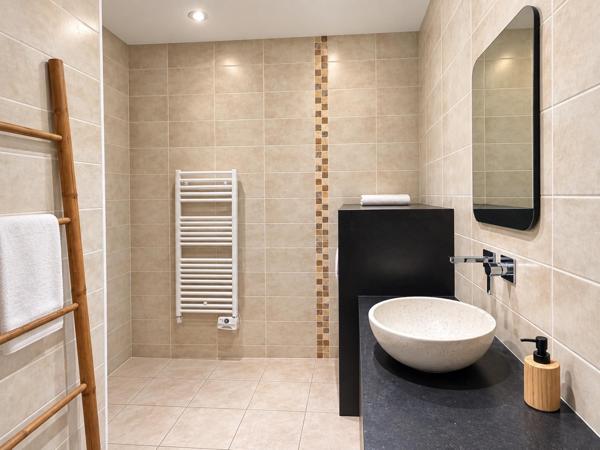 Appartement T2 atypique avec entrée indépendante et garage