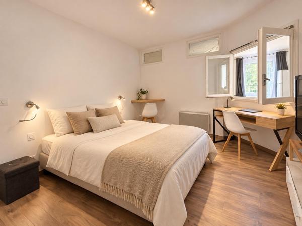 Appartement T2 atypique avec entrée indépendante et garage