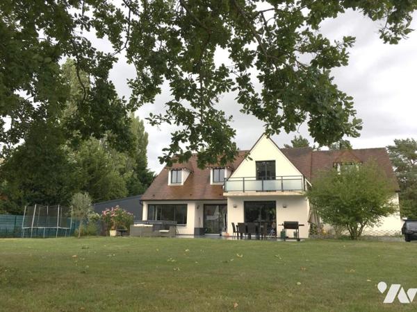 Maison familiale de 215 m² sur parcelle de 1889 M²