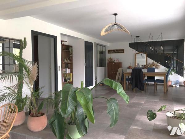 Maison familiale de 215 m² sur parcelle de 1889 M²