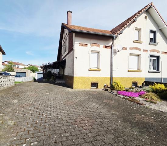 Maison familiale de caractère avec jardin à Stiring-Wendel 160 000 €