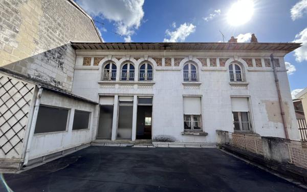 Immeuble à vendre    14 pièces • 395 m2 Châlons-en-Champagne