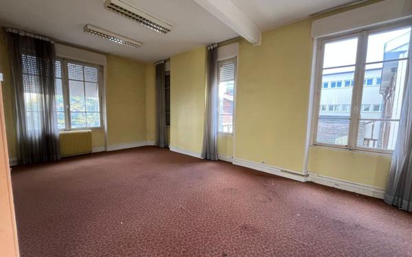 Immeuble à vendre    14 pièces • 395 m2 Châlons-en-Champagne