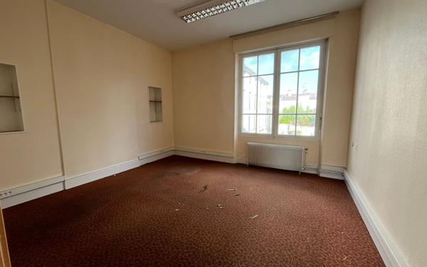 Immeuble à vendre    14 pièces • 395 m2 Châlons-en-Champagne