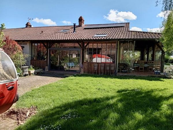 Charmante maison de type ferme bressane -  3 pièces + maisonnette à Romenay