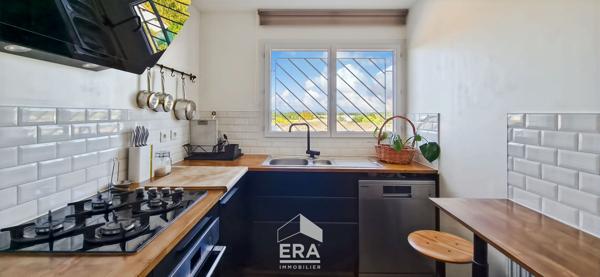 EYSINES CENTRE - Appartement T3 de 67m² - balcon 10m² - exposé Ouest - 1 place de parking