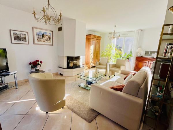 Maison familiale avec terrasse et jardin - potentiel supplémentaire