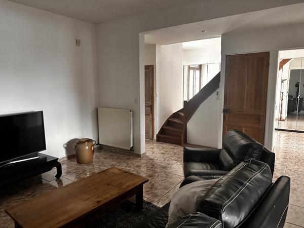 Lallaing (59167) Fermette de charme avec vastes dépendances et terrain