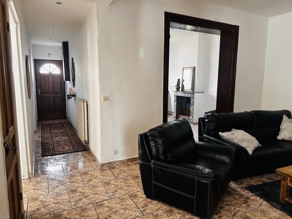 Lallaing (59167) Fermette de charme avec vastes dépendances et terrain