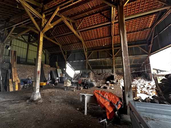 Lallaing (59167) Fermette de charme avec vastes dépendances et terrain