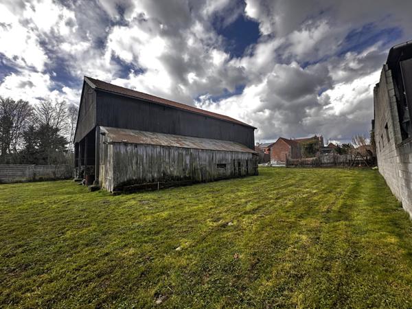 Lallaing (59167) Fermette de charme avec vastes dépendances et terrain
