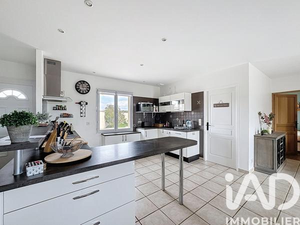 Maison à vendre 5 pièces 115 m² Mosnac-Saint-Simeux