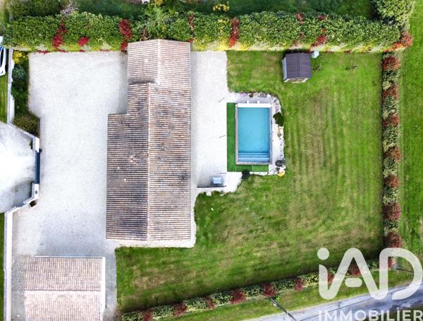 Maison à vendre 5 pièces 115 m² Mosnac-Saint-Simeux