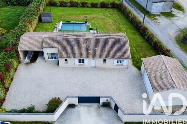 Maison à vendre 5 pièces 115 m² Mosnac-Saint-Simeux