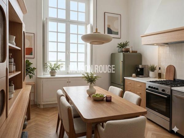 Bel hôtel particulier à vendre, centre-ville de Rennes, 250m² hab, 10 pièces, 8 chbres, garage.