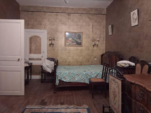 Bel hôtel particulier à vendre, centre-ville de Rennes, 250m² hab, 10 pièces, 8 chbres, garage.
